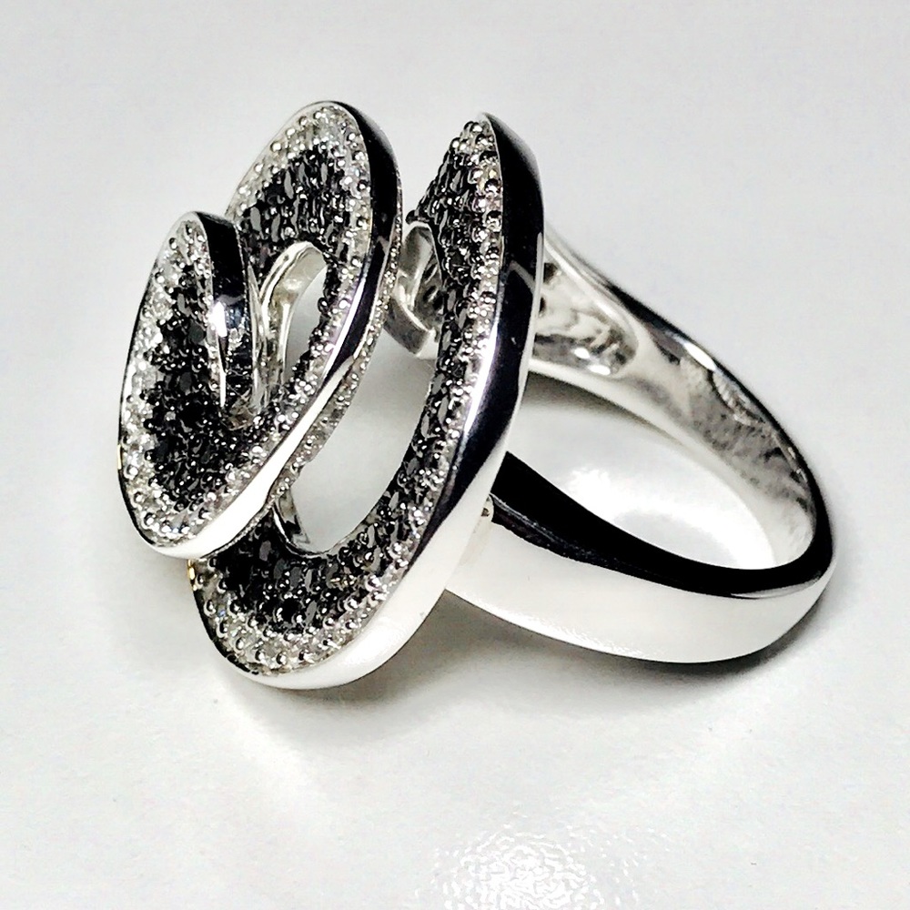 ⭐️HOST PICK⭐️ MACYS Black & White Diamonds 14KT Gold Spiral Ring - Picture 6 of 12